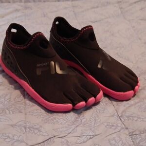 Fila Pink & Black Water Shoes Size 7M